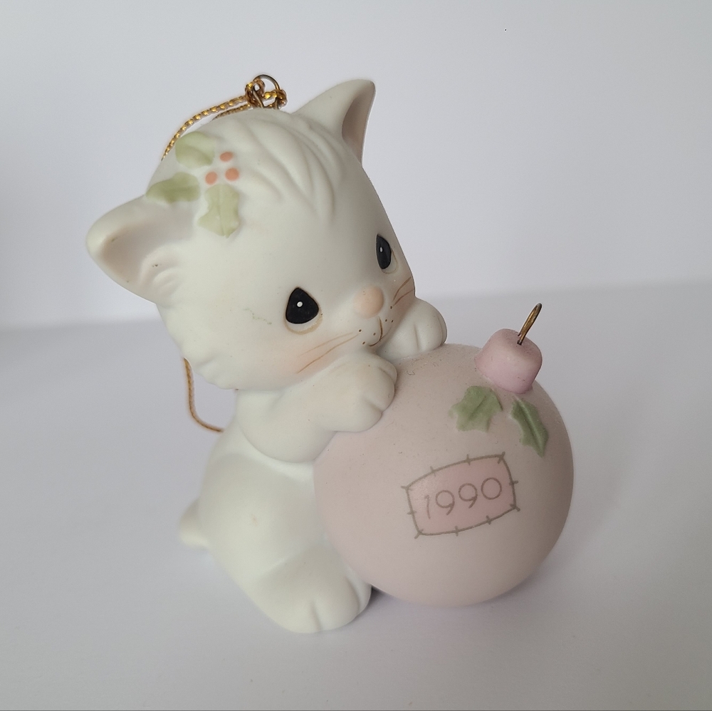 Precious Moments White Cat Kitty Christmas Porcelain Figurine Tree Ornament